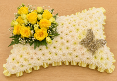 Pillow - Based pillow. This is based in white and the ribbon/top spray is available in most colours, please specify your preference in the special request section.